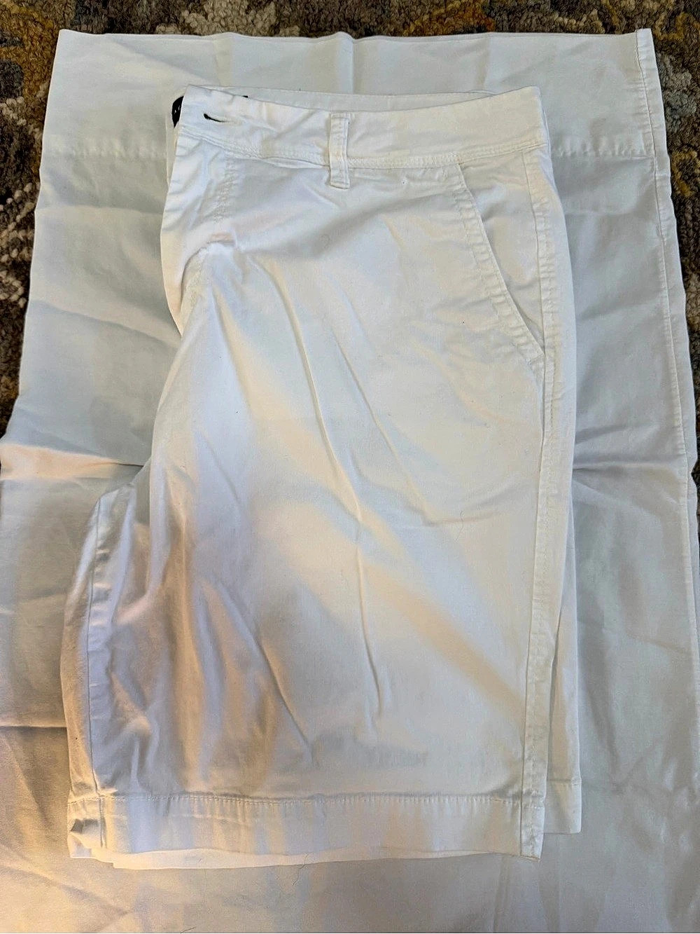 Aeropostale Mens White Bermuda Shorts